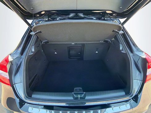 Used 2020 Mercedes-Benz GLA 250 image 13