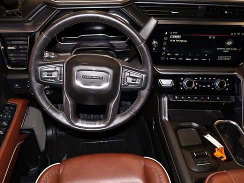 Used 2024 GMC Sierra 3500 Denali Ultimate image 22