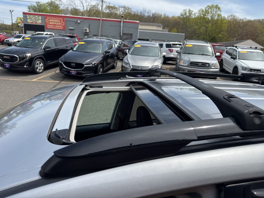 Used 2018 Toyota RAV4 XLE AWD/4WD image 30