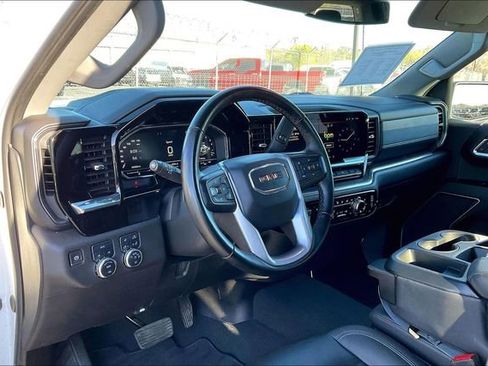 Used 2025 GMC Sierra 1500 SLT AWD/4WD image 13