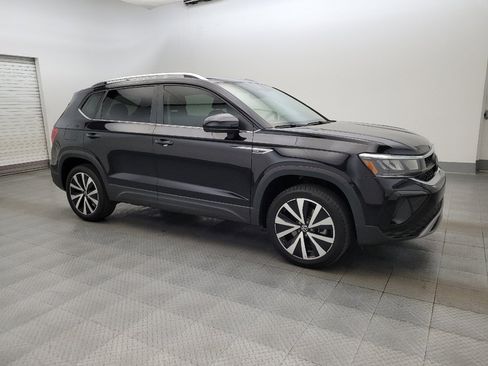 Used 2024 Volkswagen Taos SE FWD image 11