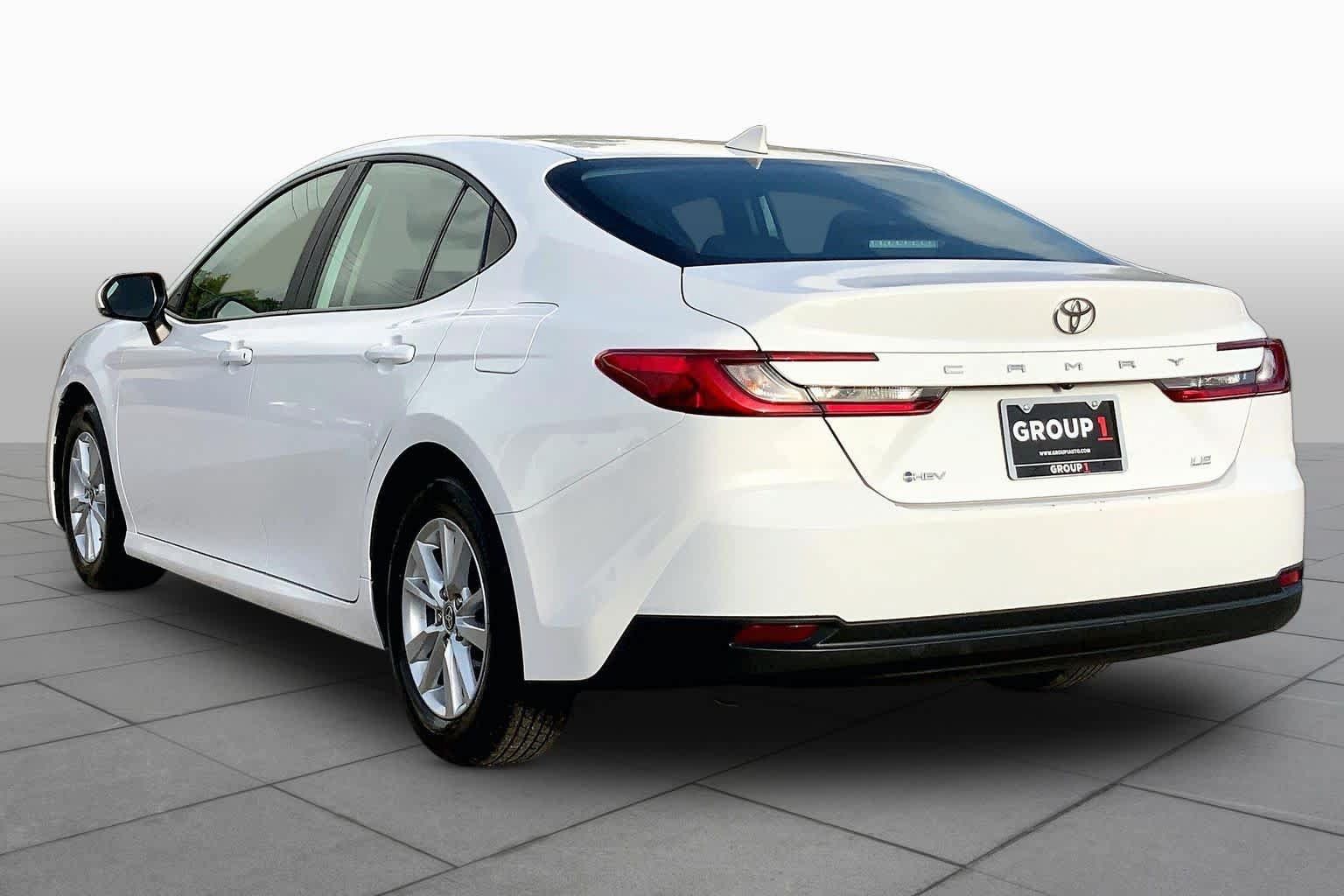 Used 2025 Toyota Camry LE FWD image 12