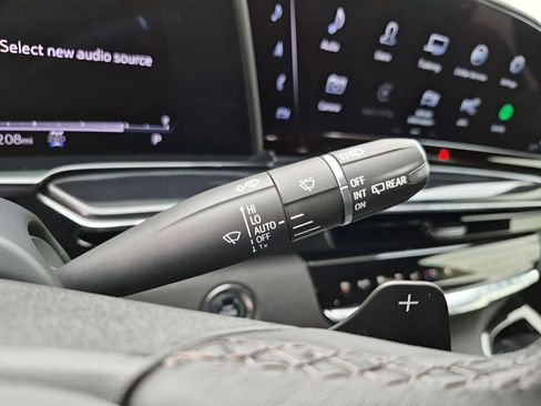 Used 2024 Cadillac Escalade Sport w/ LPO, ONYX Package image 37