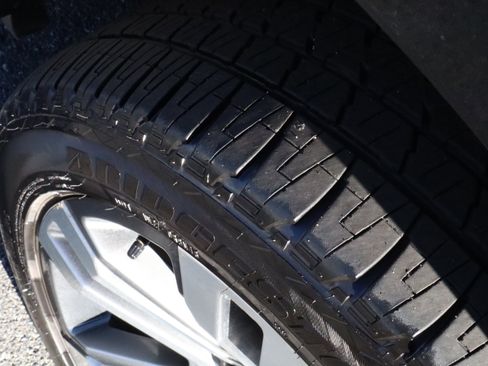 Used 2019 GMC Yukon XL Denali w/ Open Road Package image 12