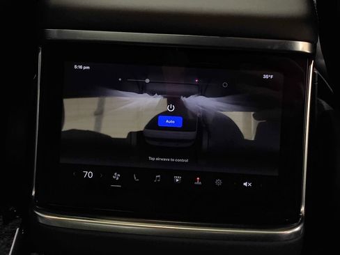 Used 2022 Tesla Model S image 17