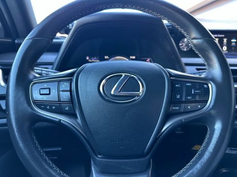 Used 2021 Lexus UX 250h image 25