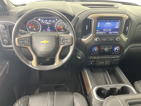 Used 2021 Chevrolet Silverado 1500 High Country w/ Technology Package image 14
