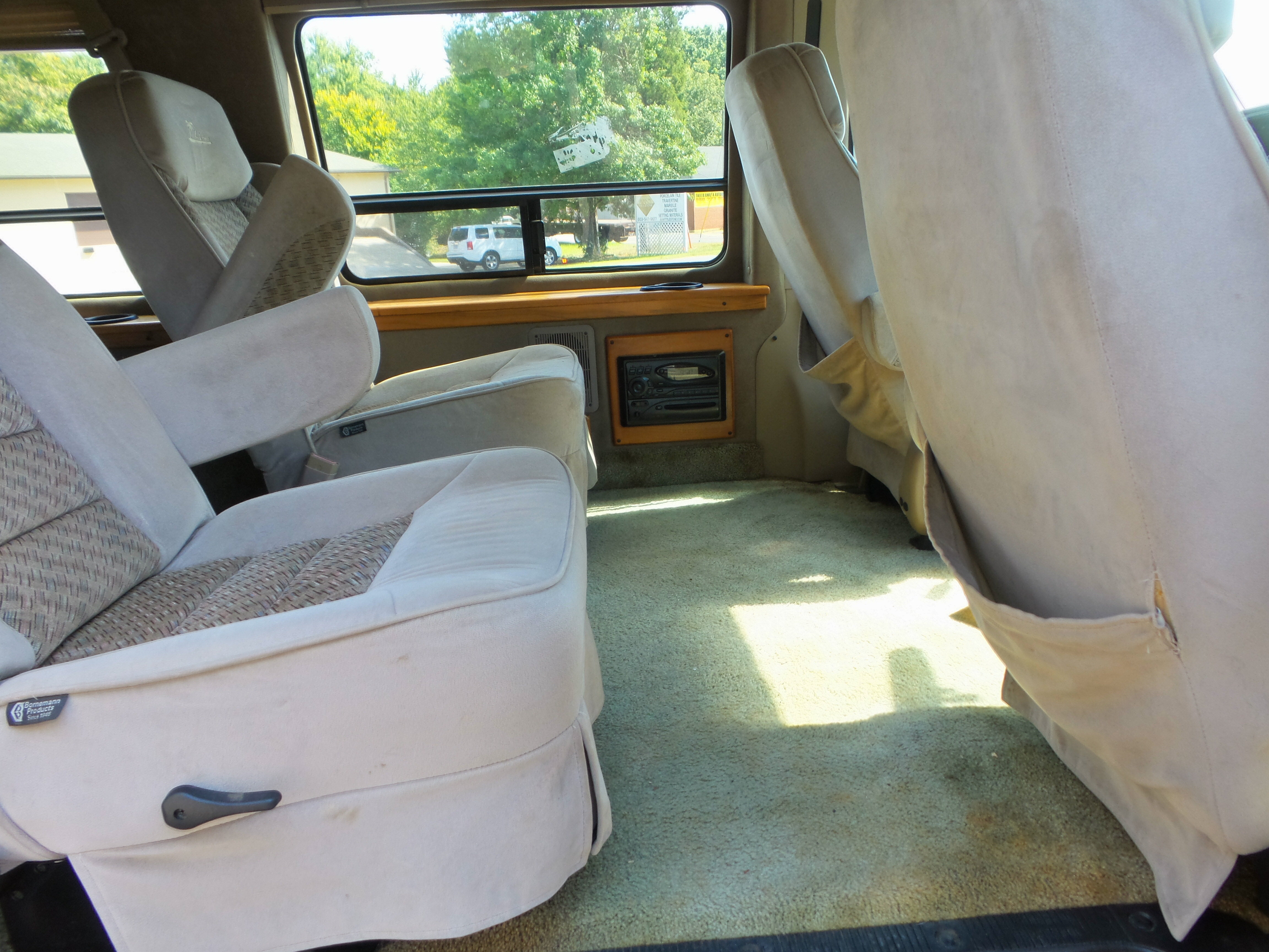 Used 2000 Ford E-150 and Econoline 150 RWD image 9