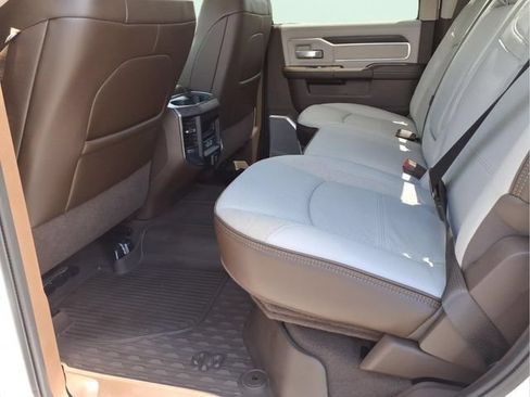 Used 2025 RAM 3500 Laramie AWD/4WD image 17