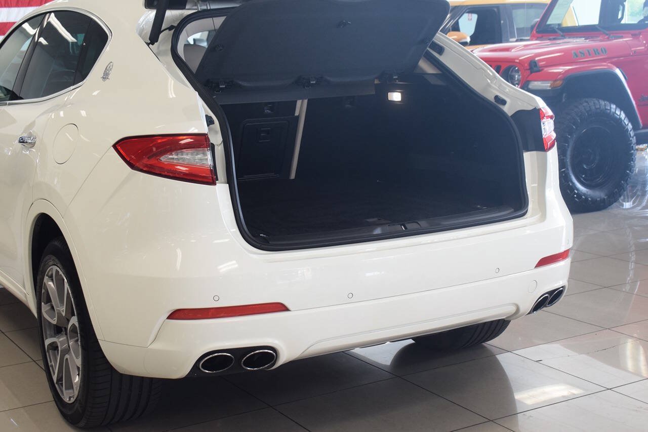 Used 2020 Maserati Levante S AWD/4WD image 11