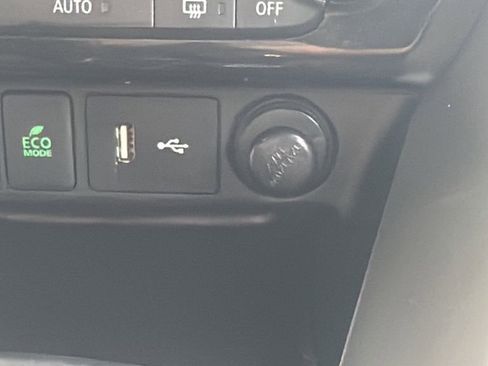 Used 2025 Mitsubishi Eclipse Cross ES image 22