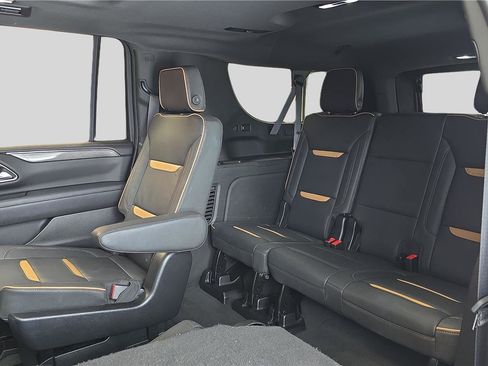 Used 2024 GMC Yukon XL AT4 w/ Technology Package image 16