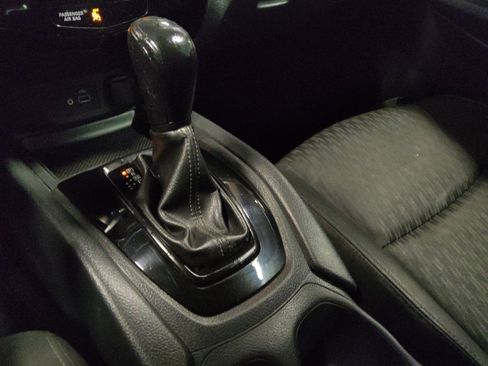 Used 2019 Nissan Rogue S FWD image 26