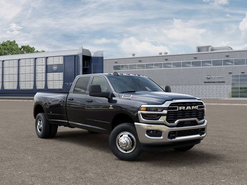 New 2026 RAM 3500 Tradesman AWD/4WD image 33