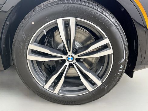 New 2027 BMW X7 xDrive40i w/ Executive Package AWD/4WD image 10