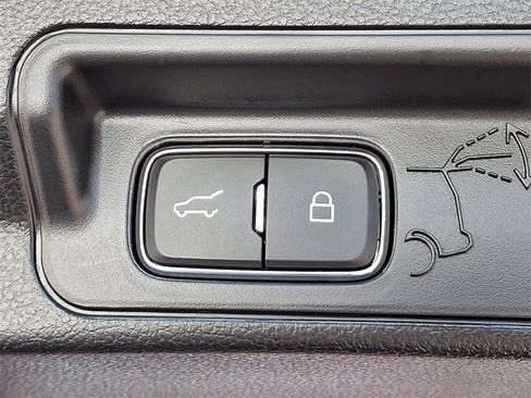 Certified 2021 Ford Explorer XLT w/ Equipment Group 202A image 30