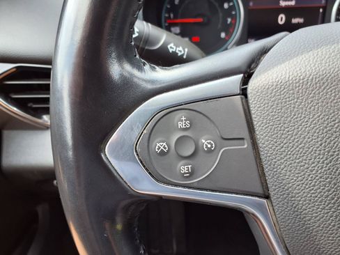 Used 2021 Chevrolet Traverse LT FWD image 17