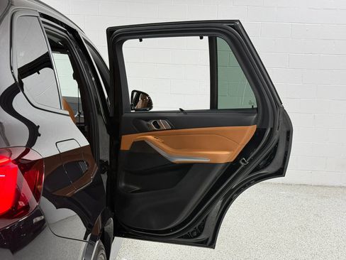 Used 2022 BMW X5 xDrive40i w/ M Sport Package AWD/4WD image 53