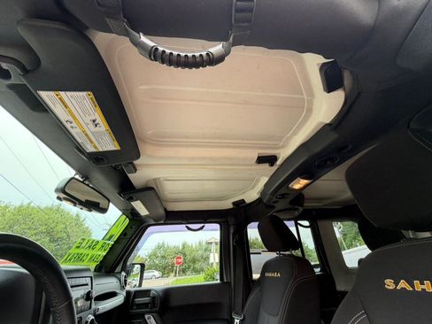 Used 2014 Jeep Wrangler Unlimited Sahara AWD/4WD image 35