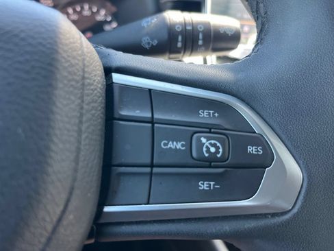 Certified 2024 Jeep Compass Latitude AWD/4WD image 15