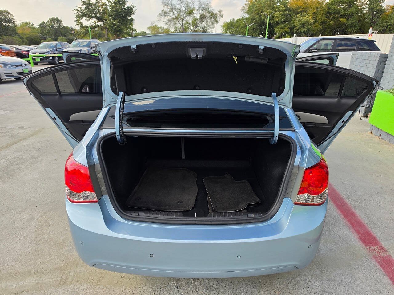Used 2011 Chevrolet Cruze LT FWD image 24