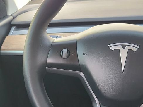 Used 2021 Tesla Model Y Long Range AWD/4WD image 27