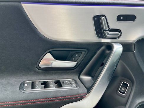 Used 2025 Mercedes-Benz CLA 250 4MATIC image 13