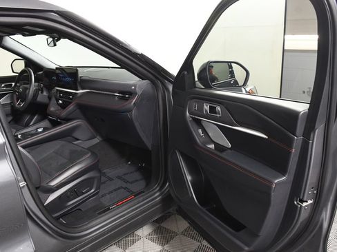 Used 2025 Ford Explorer ST AWD/4WD image 10