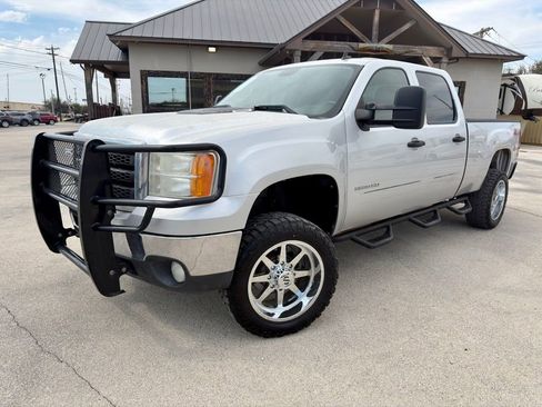 Used 2011 GMC Sierra 2500 SLE w/ SLE Preferred Package image 1