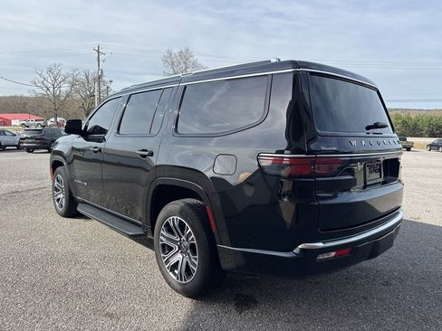 Used 2025 Jeep Wagoneer Series II image 4