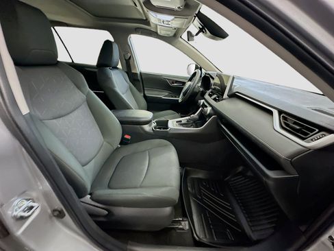 Used 2025 Toyota RAV4 XLE image 34