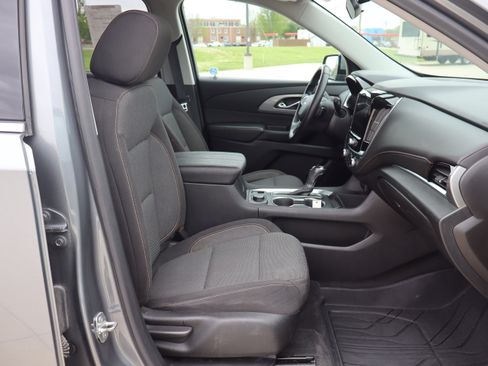 Used 2019 Chevrolet Traverse LT image 14