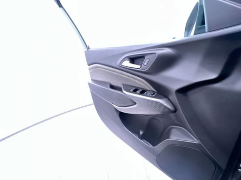 Used 2024 Chevrolet Trax ACTIV w/ Sunroof Package FWD image 31