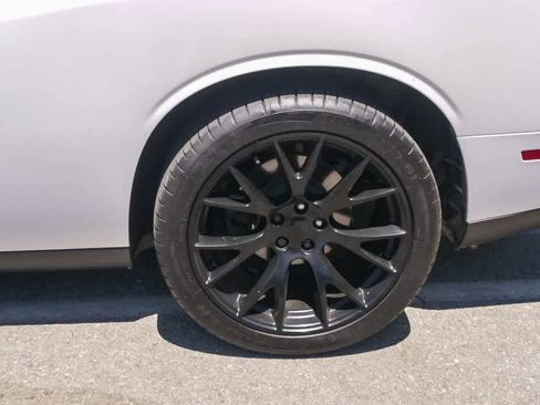 Used 2017 Dodge Challenger R/T RWD image 6