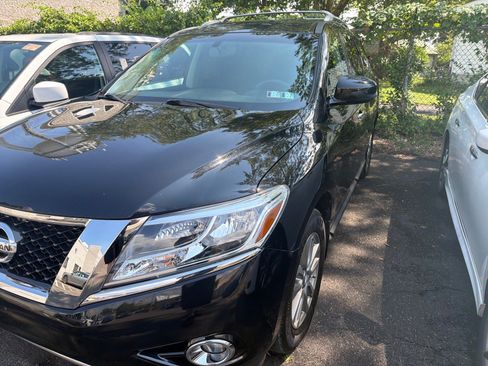 Used 2015 Nissan Pathfinder SV w/ Cargo Package AWD/4WD image 1