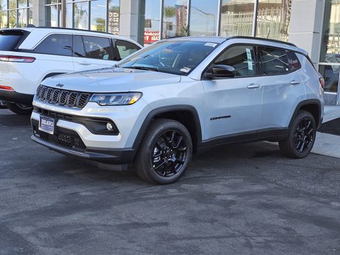New 2026 Jeep Compass Latitude image 3