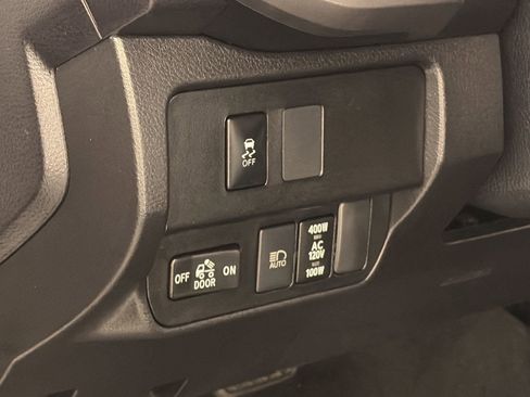 Used 2022 Toyota Tacoma TRD Sport w/ Technology Package RWD image 11