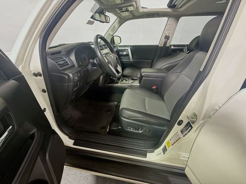 Used 2023 Toyota 4Runner SR5 Premium w/ Moonroof Package AWD/4WD image 18