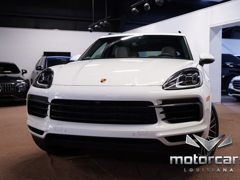 Used 2023 Porsche Cayenne AWD/4WD image 1