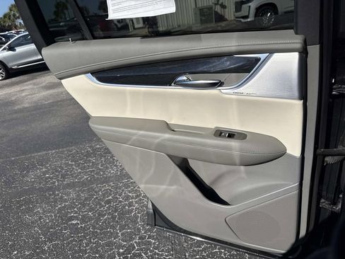 Used 2020 Cadillac XT6 Premium Luxury image 13