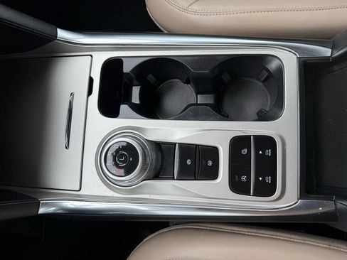 Used 2021 Ford Explorer XLT w/ Equipment Group 202A image 34