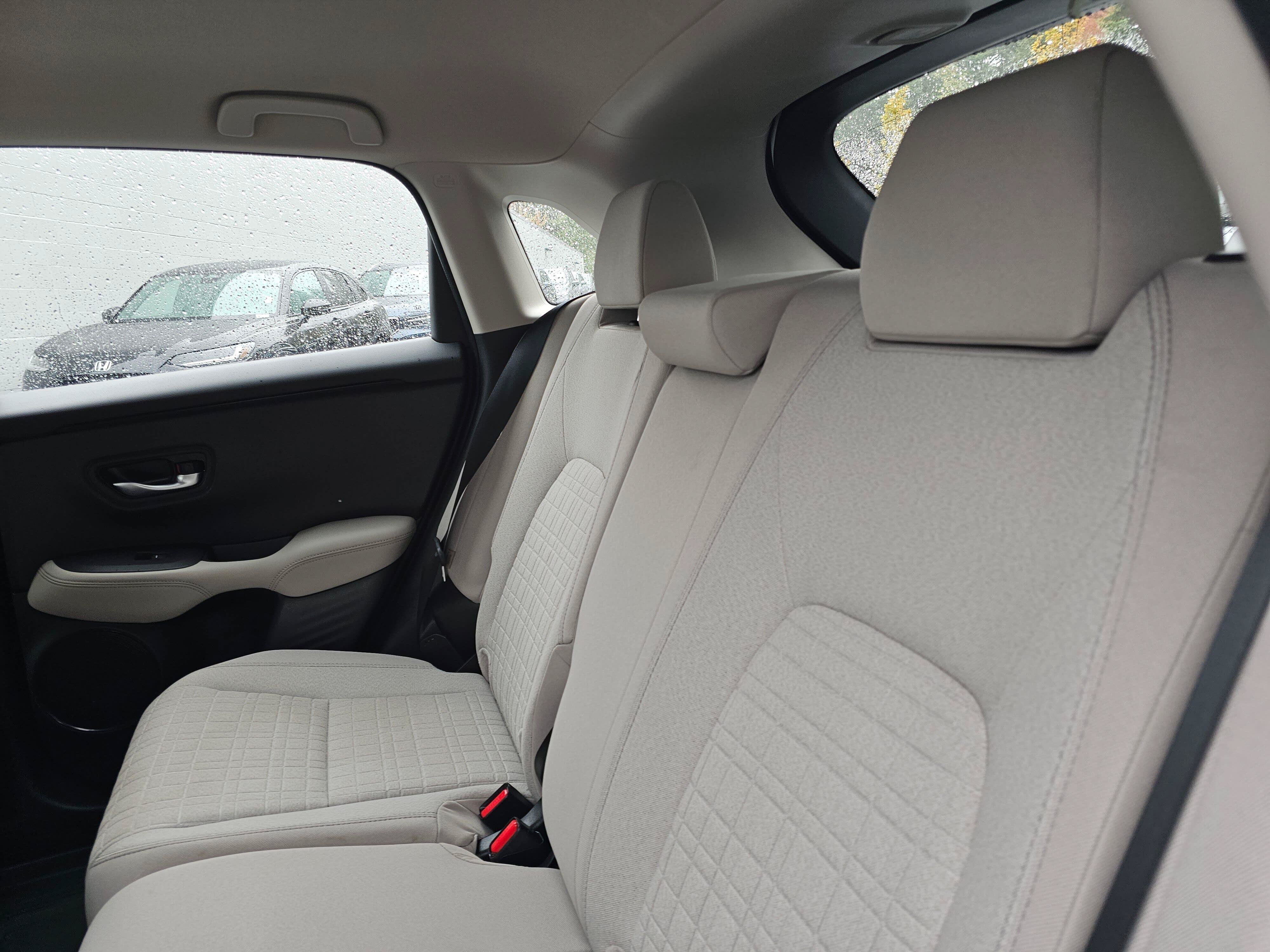 Used 2025 Honda HR-V LX image 21