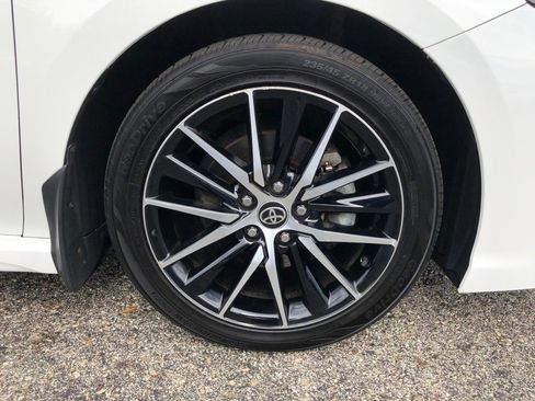 Used 2022 Toyota Camry SE image 9