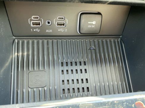 New 2026 Jeep Grand Cherokee Altitude image 13