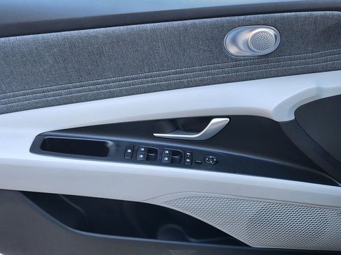 New 2026 Hyundai Elantra Limited FWD image 16