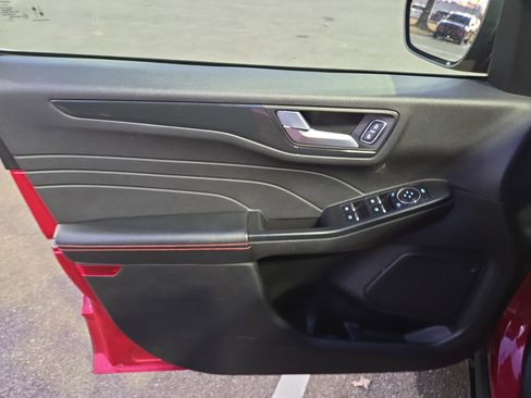 Used 2025 Ford Escape ST-Line image 10