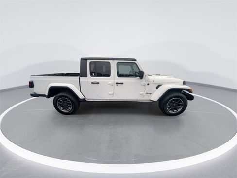 Used 2023 Jeep Gladiator Overland image 9