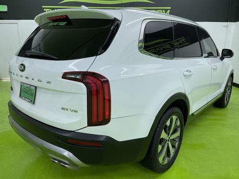 Used 2021 Kia Telluride EX w/ EX Premium Package image 10