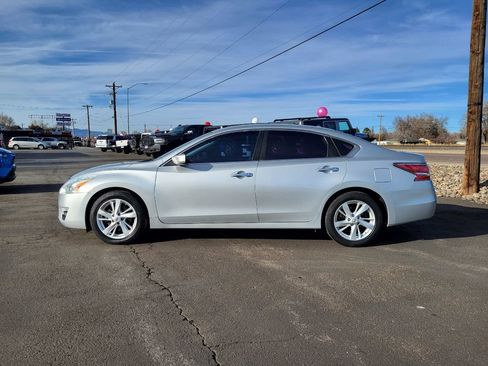Used 2015 Nissan Altima 2.5 SV image 6