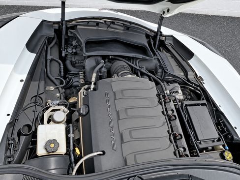 Used 2016 Chevrolet Corvette Stingray Coupe RWD image 10